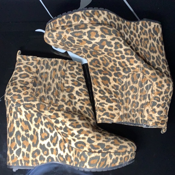 BCBGeneration - Picture 5 of 8